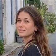 Prof à distance donne des cours de soutien